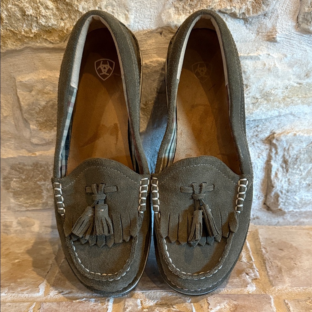 Ariat Taupe/Olive Loafer so cushy!